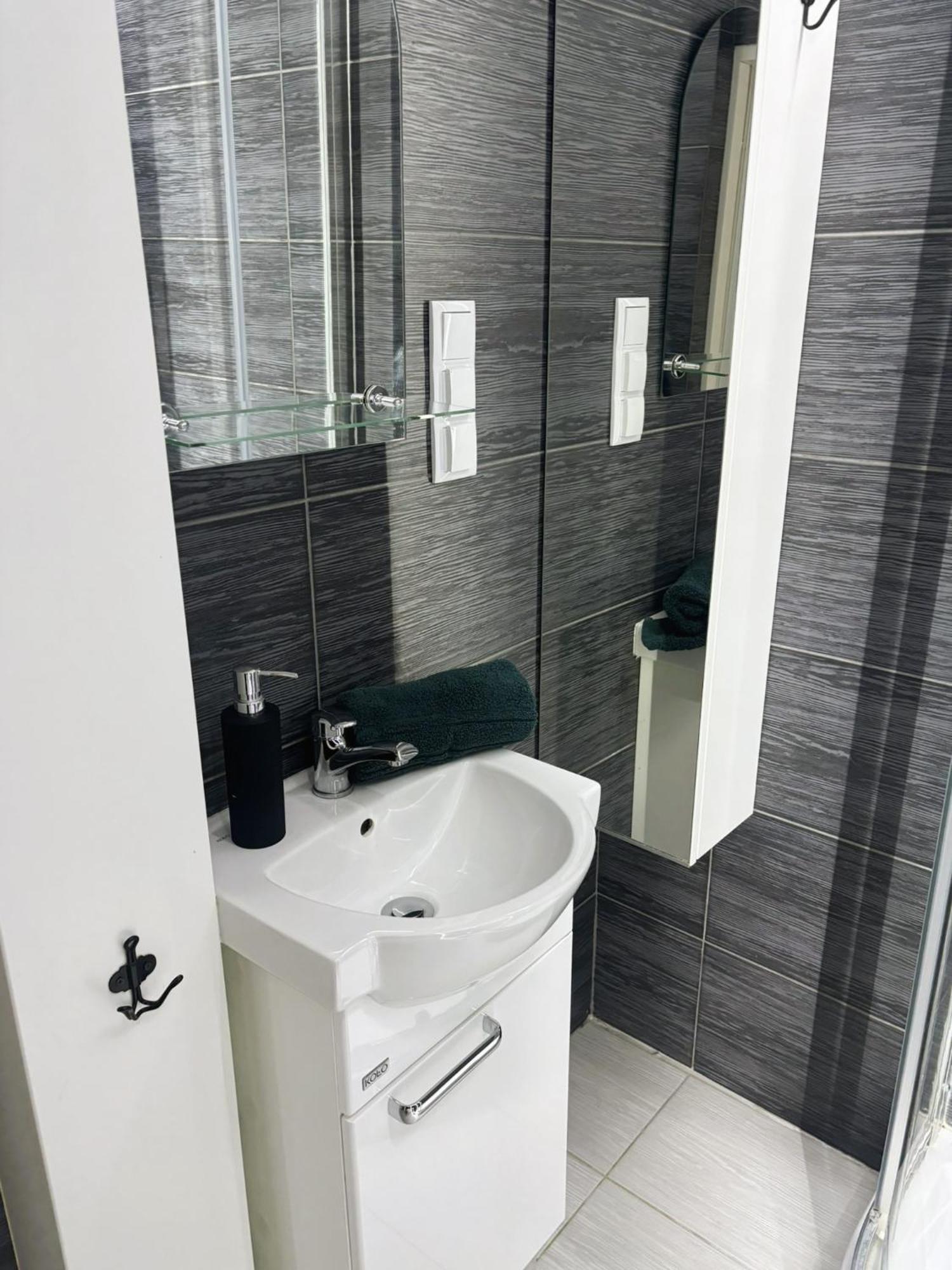 Project Comfort Apartament Grzybowska 30/1211 Варшава Екстериор снимка